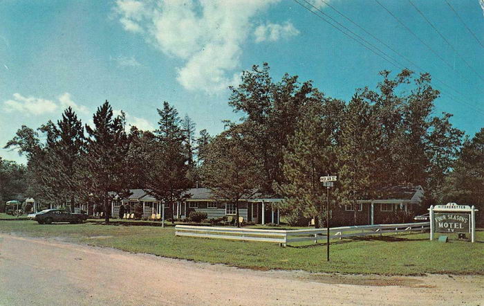 Four Seasons Motel (Northern View Motel)